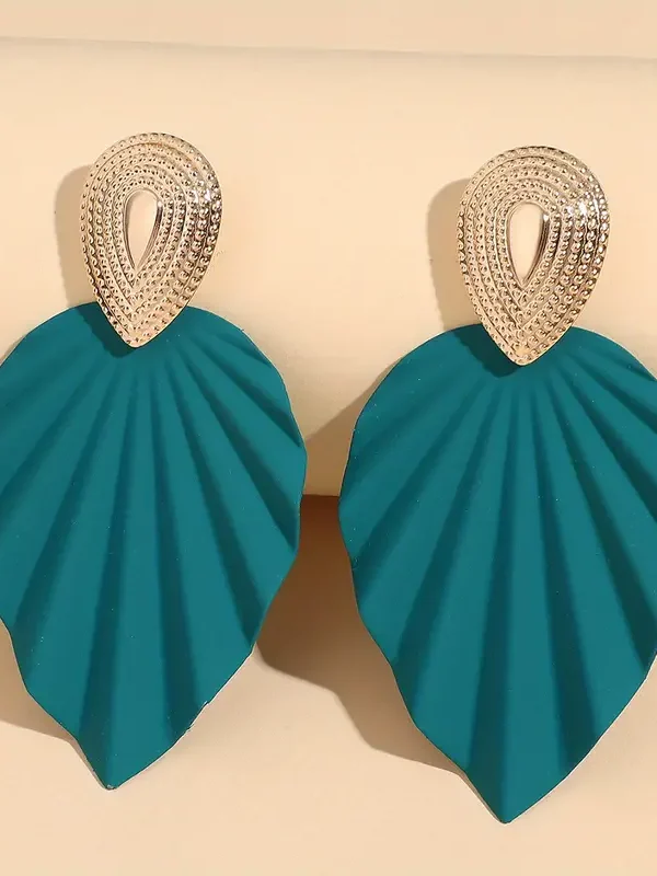 Aretes con forma de hoja- Un Toque de Elegancia Atemporal