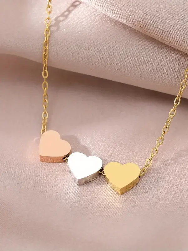 Collar Delicado de Corazones Coquetos